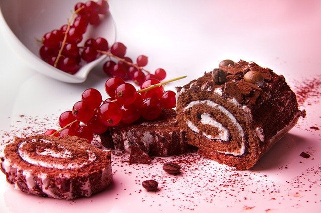 Black forest chrry roll cake