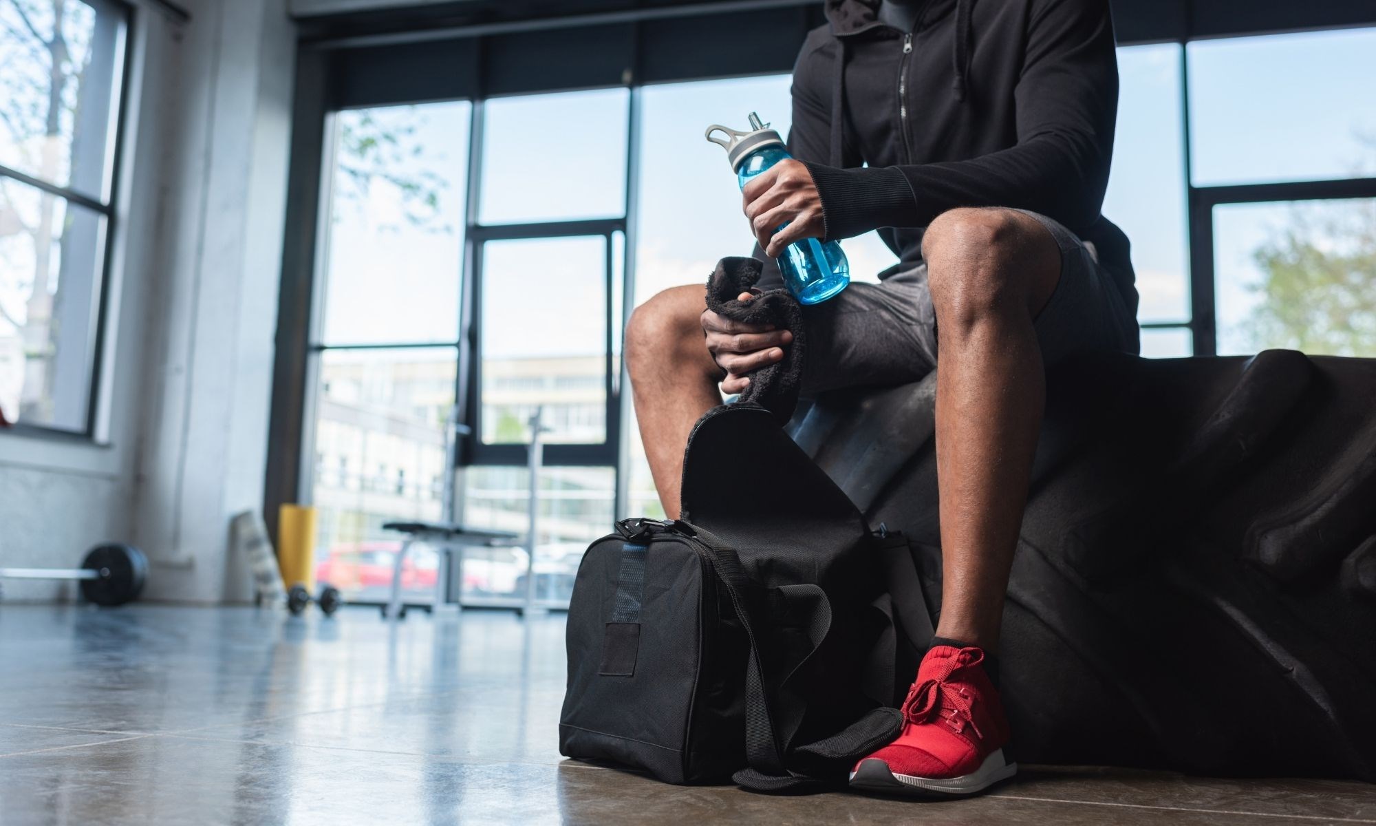 8 Things Every Man Should Have In His Gym Bag - Casual Claire